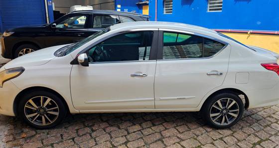 NISSAN VERSA 1.6 16V FLEXSTART UNIQUE 4P XTRONIC
